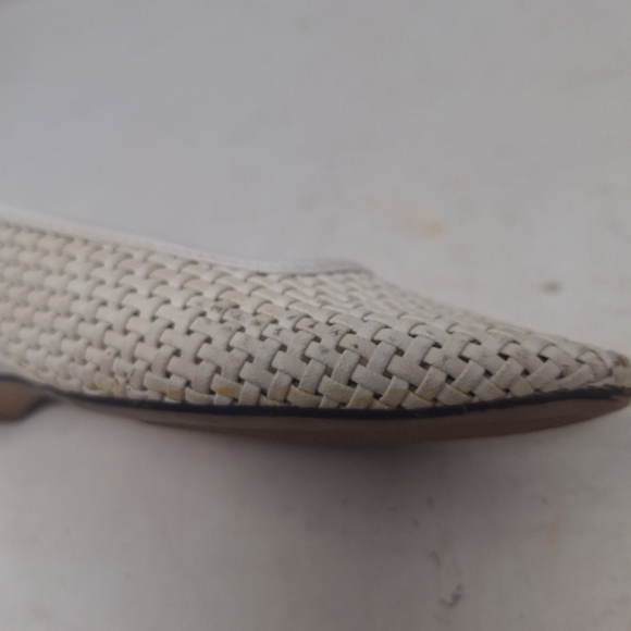 Soft Flexible By Highlights Vintage White Eyelet Faux Leather Pumps Boho Sz 5.5 - Picture 7 of 10